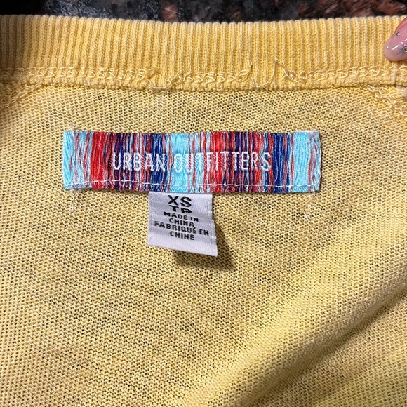 URBAN OUTFITTERS yellow long sleeve size XS/S - Picture 4 of 4